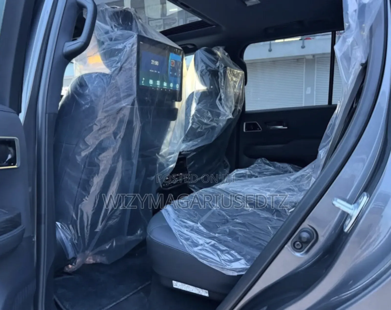 Toyota Land Cruiser LC300 2025 Gray