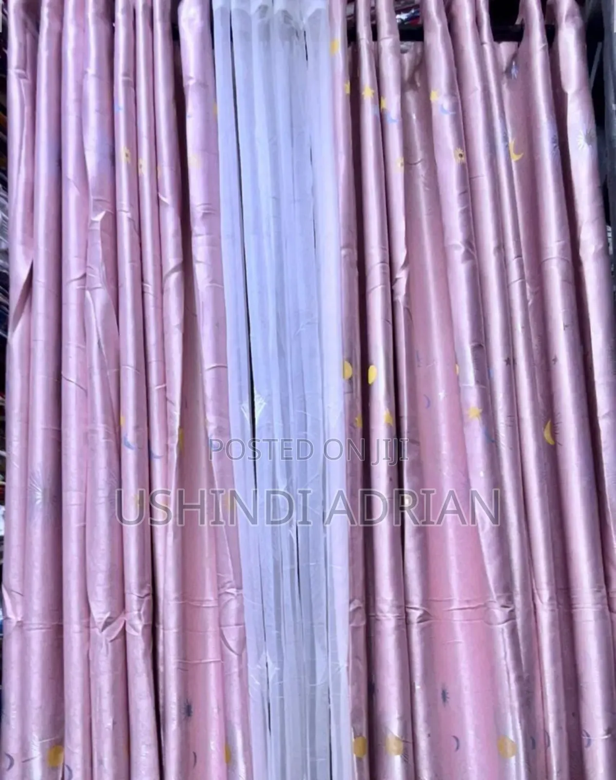 Mapazia Ya Kisasa (Curtains)Yenye Ring Juu Muonekano Wa Kifahari