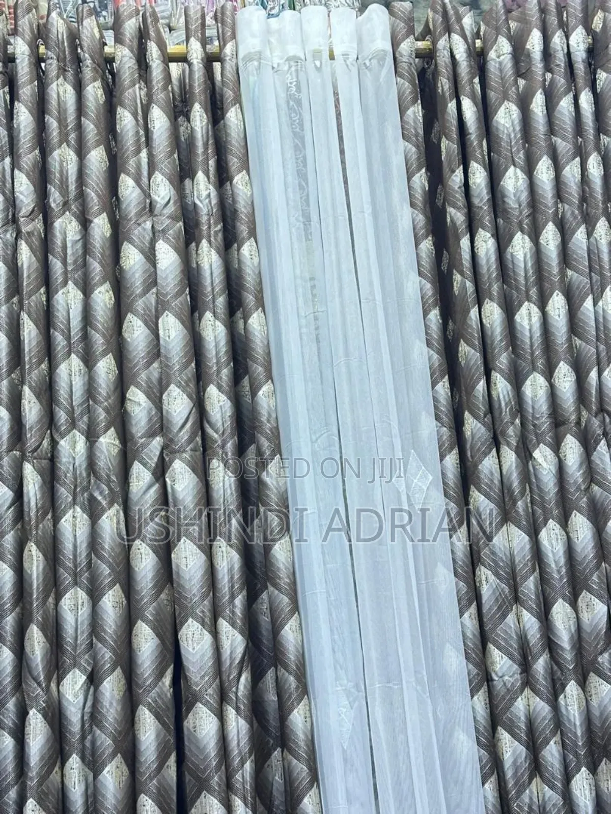 Mapazia Ya Kisasa (Curtains)Yenye Ring Juu Muonekano Wa Kifahari