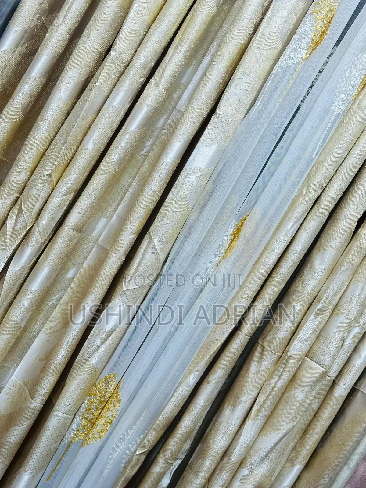 Mapazia Ya Kisasa (Curtains)Yenye Ring Juu Muonekano Wa Kifahari