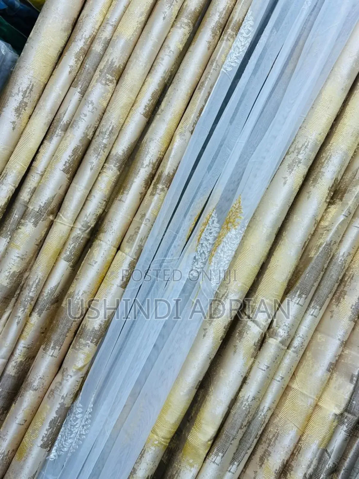 Mapazia Ya Kisasa (Curtains)Yenye Ring Juu Muonekano Wa Kifahari