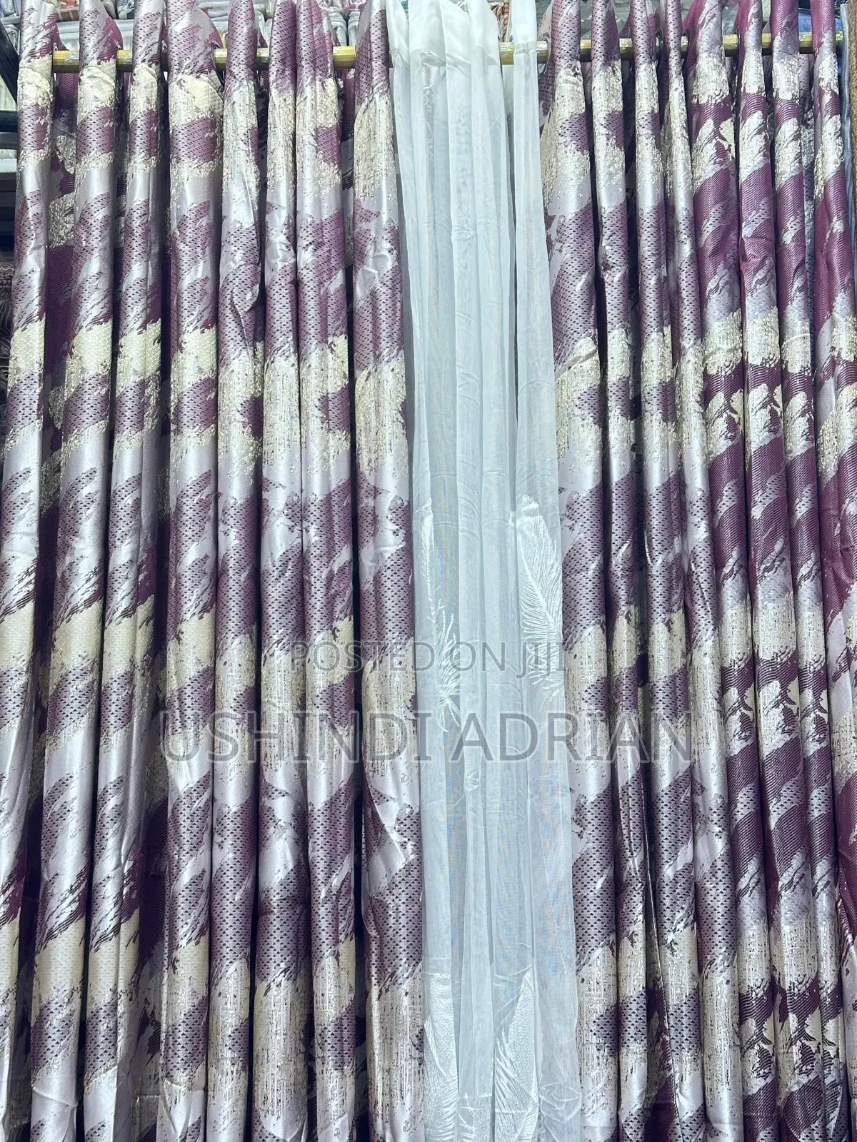 Mapazia Ya Kisasa (Curtains)Yenye Ring Juu Muonekano Wa Kifahari