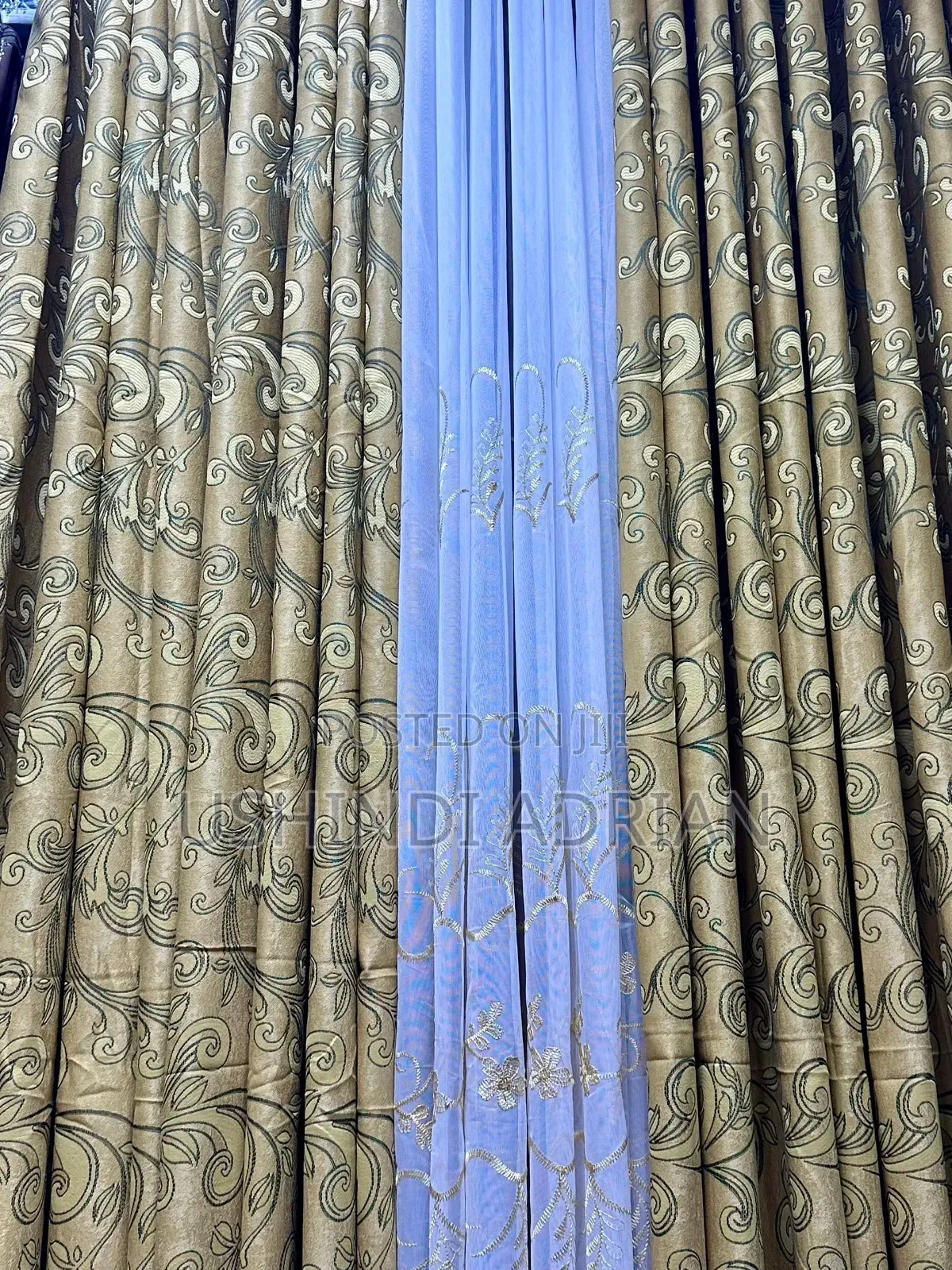 Mapazia Ya Kisasa (Curtains)Yenye Ring Juu Muonekano Wa Kifahari