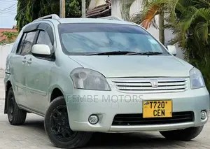 Toyota Raum 2005 Blue