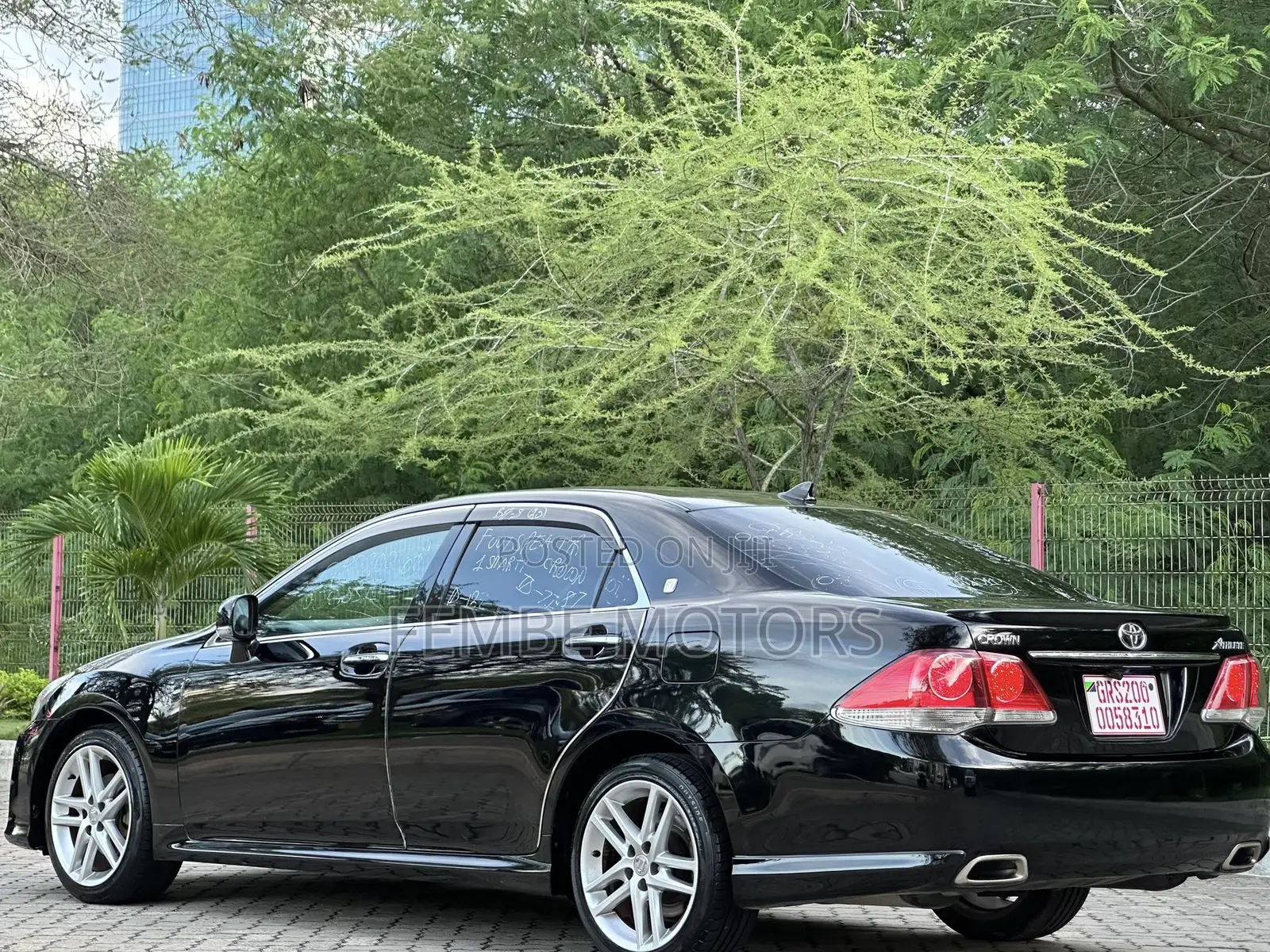 Toyota Crown 2011 Black