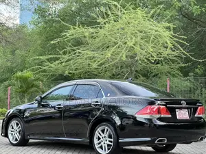 Toyota Crown 2011 Black