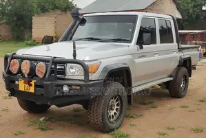 Toyota Land Cruiser 2015 Silver