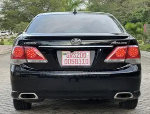 Toyota Crown 2011 Black