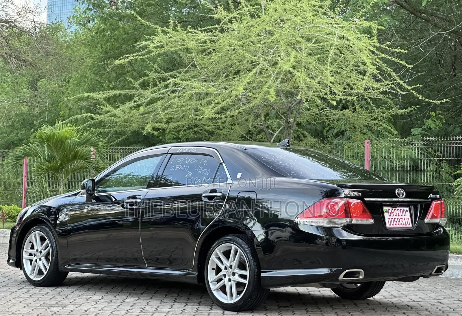 Toyota Crown 2011 Black