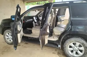 Toyota Land Cruiser Prado 2010 Black