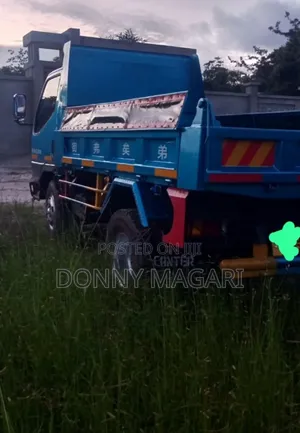 Mitsubishi Canter 2000 Blue