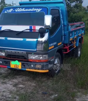 Mitsubishi Canter 2000 Blue
