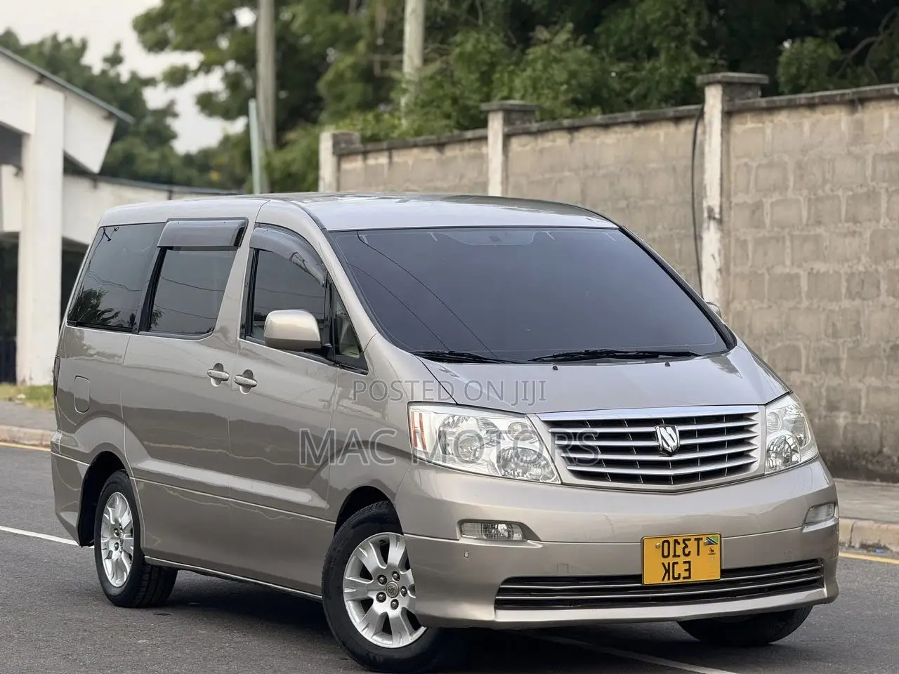 Toyota Alphard 2004 Beige
