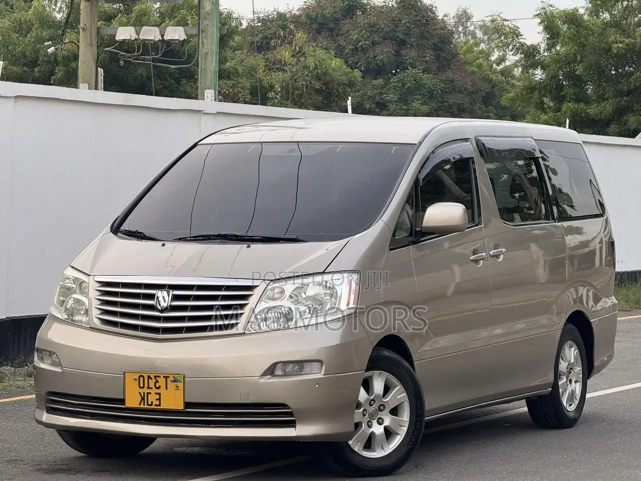 Toyota Alphard 2004 Beige