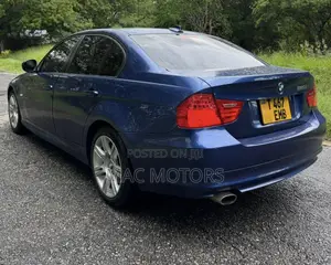 BMW 3 Series 320i RWD 2008 Blue