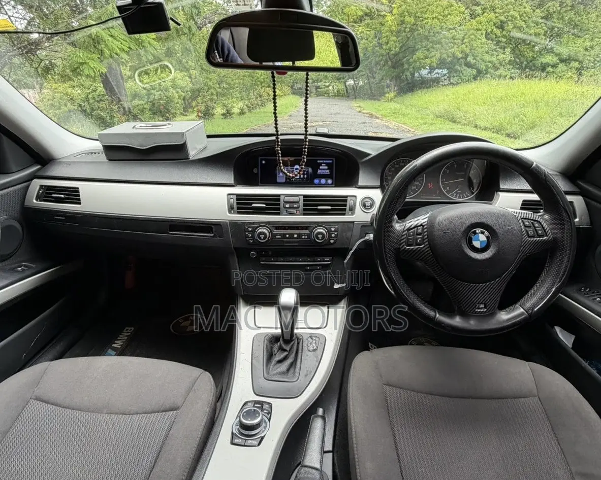 BMW 3 Series 320i RWD 2008 Blue