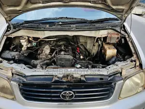 Toyota Noah 2001 Silver
