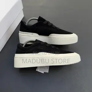 Adidas Labcourt
