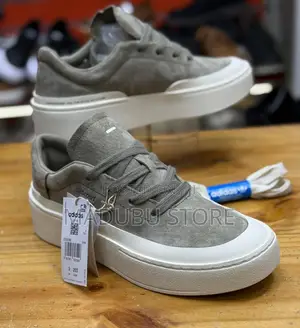 Adidas Labcourt