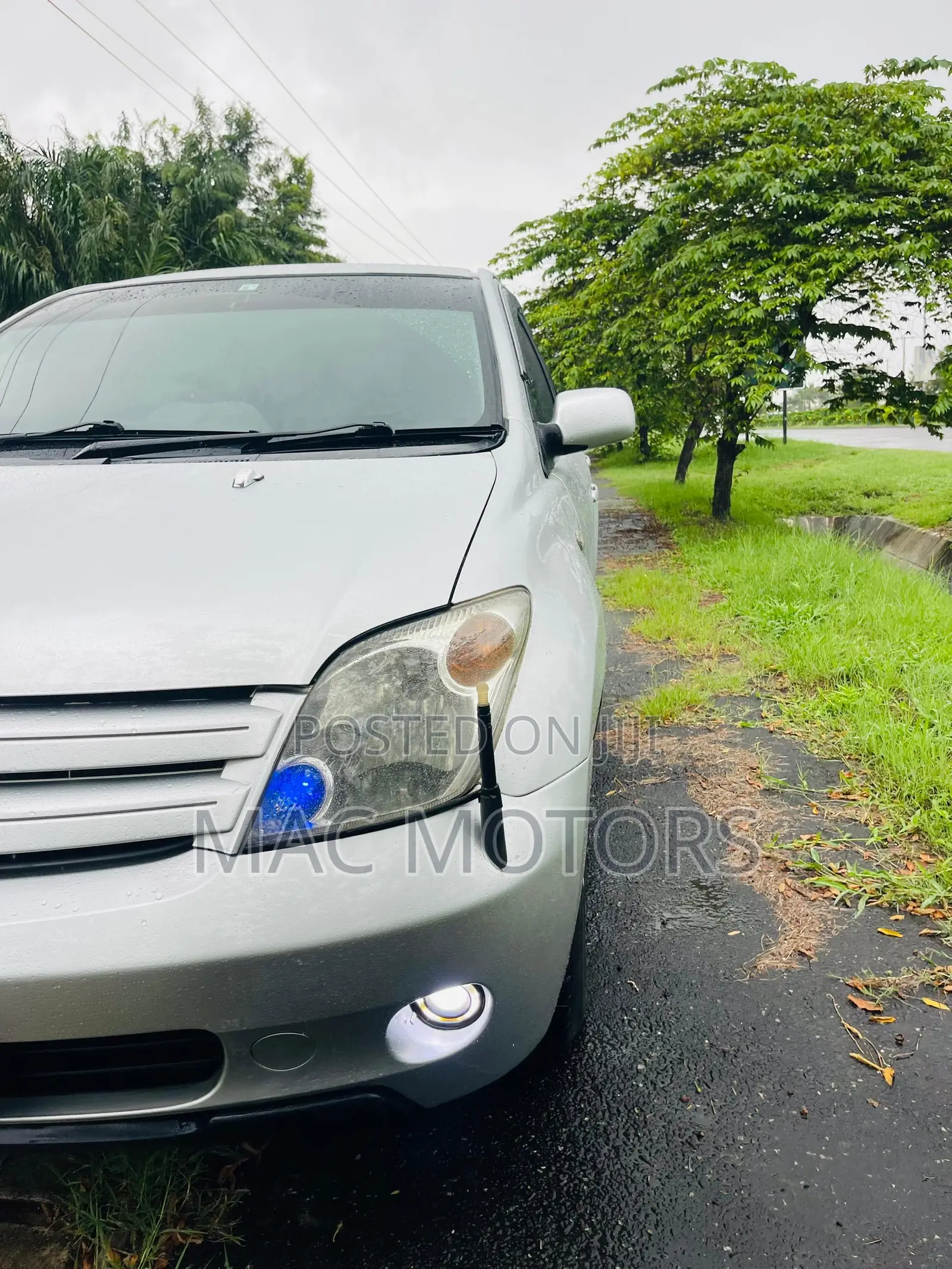 Toyota IST 2003 Silver
