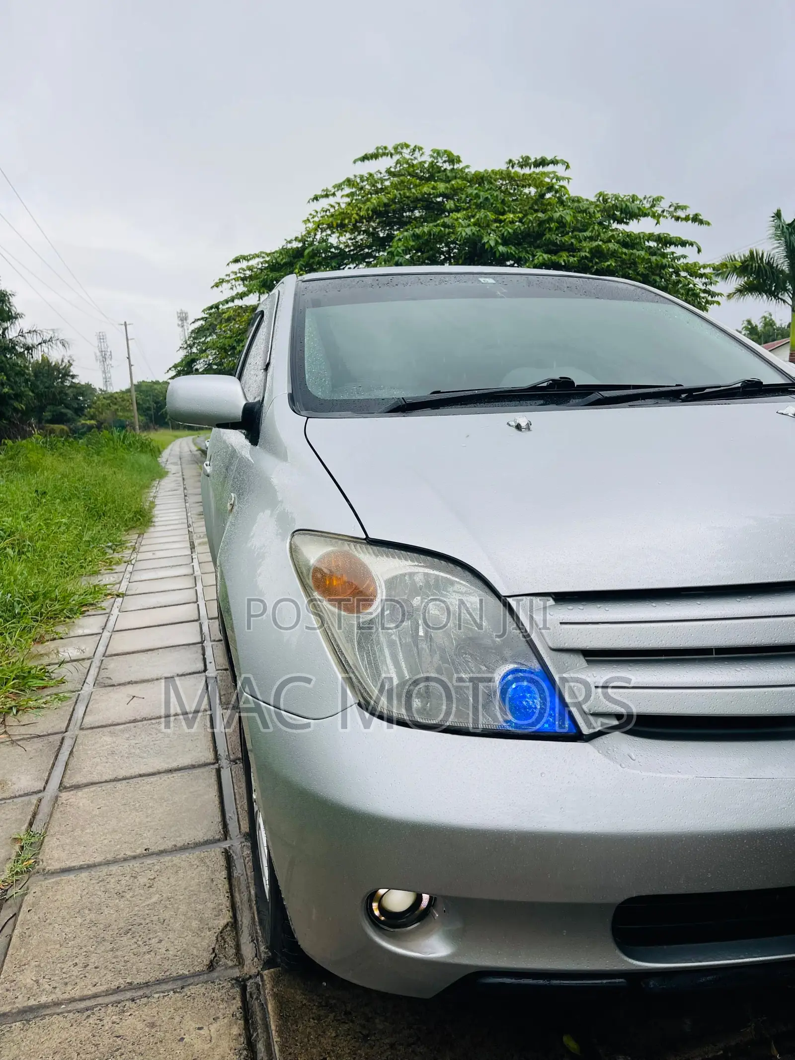 Toyota IST 2003 Silver
