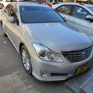 Toyota Crown 2010 Silver