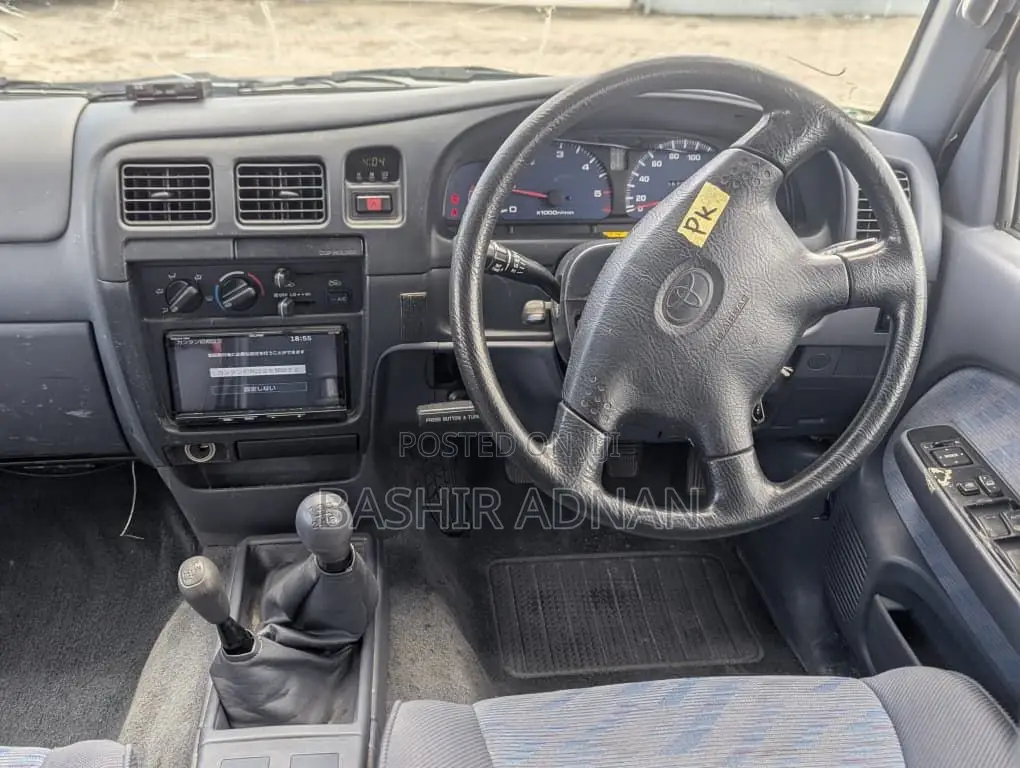 Toyota Hilux 2001 Blue