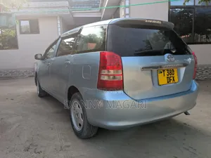 Toyota Wish 2006 Blue