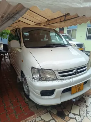 Toyota Noah 2001 White