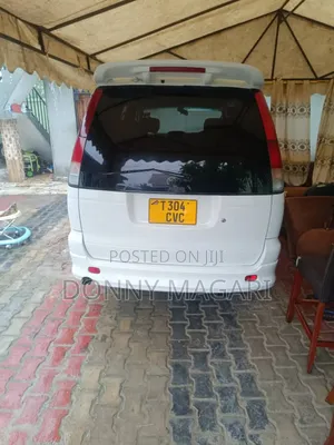 Toyota Noah 2001 White