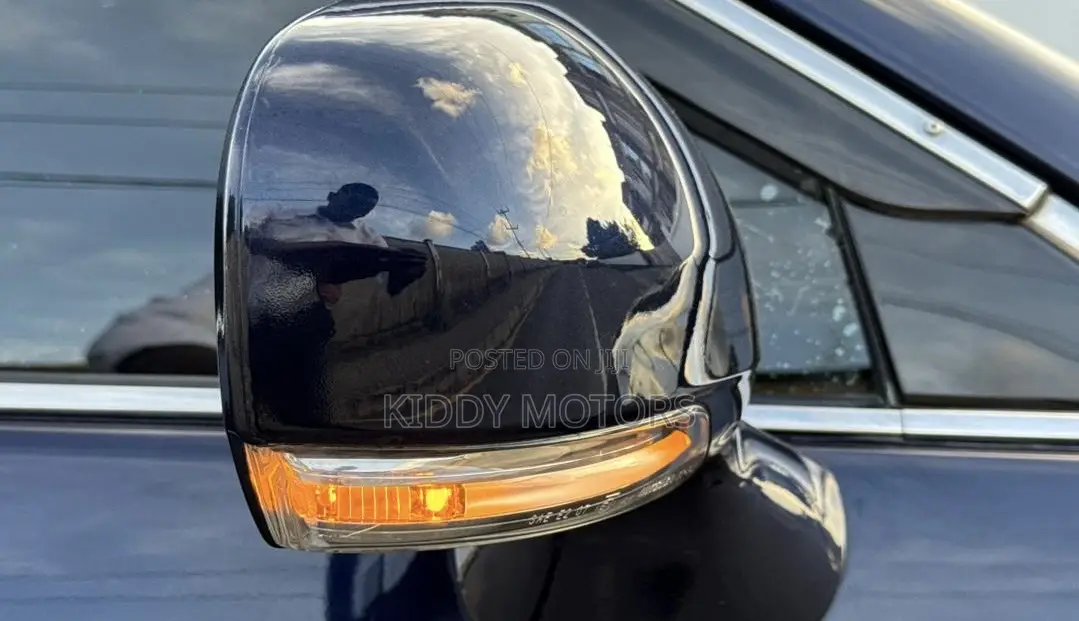 Toyota Crown 2009 Blue