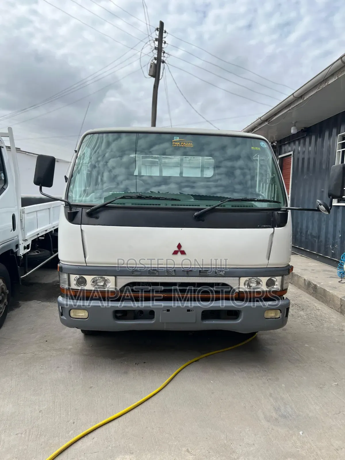 Mitsubishi Canter 1998 White