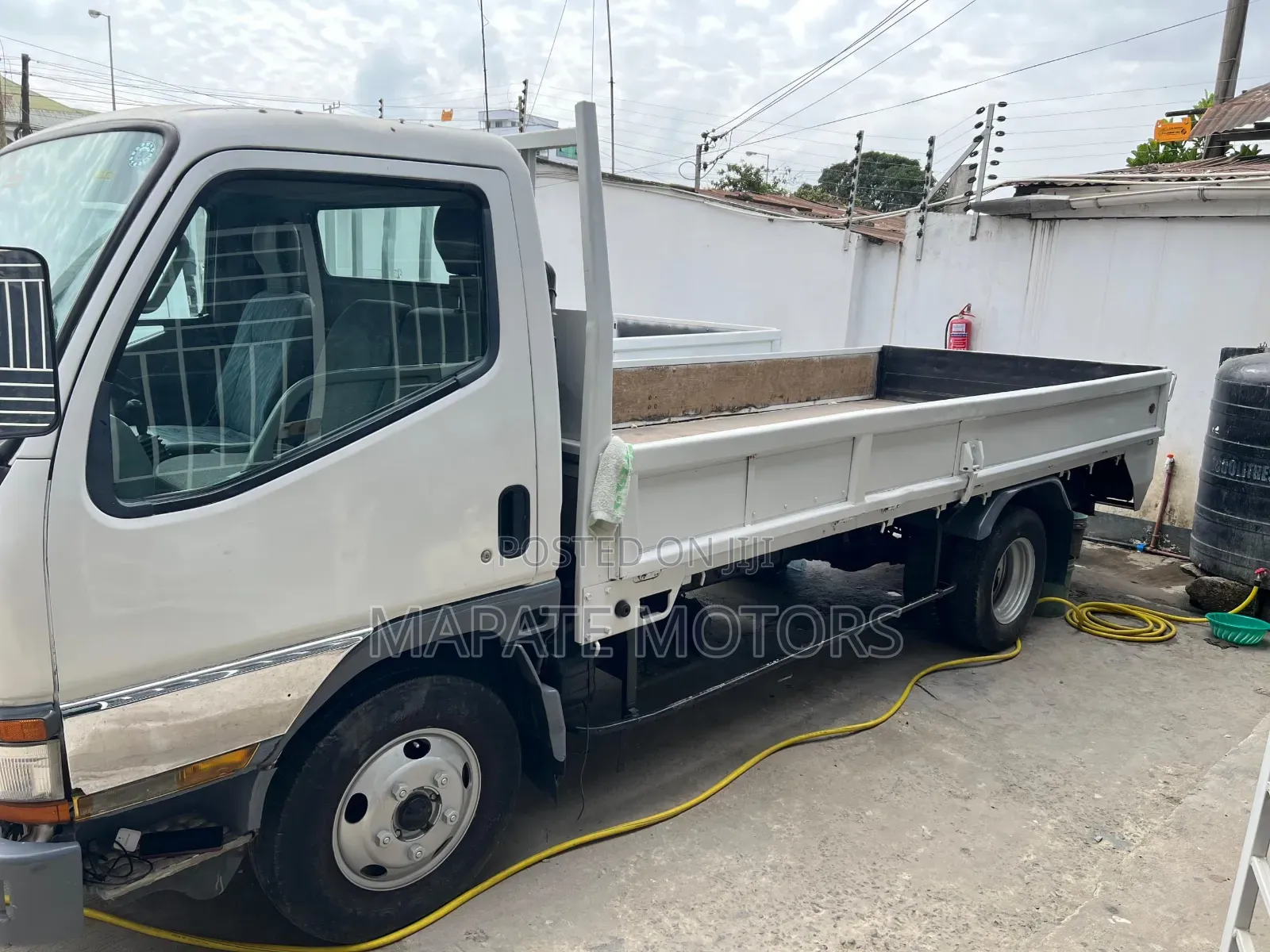 Mitsubishi Canter 1998 White