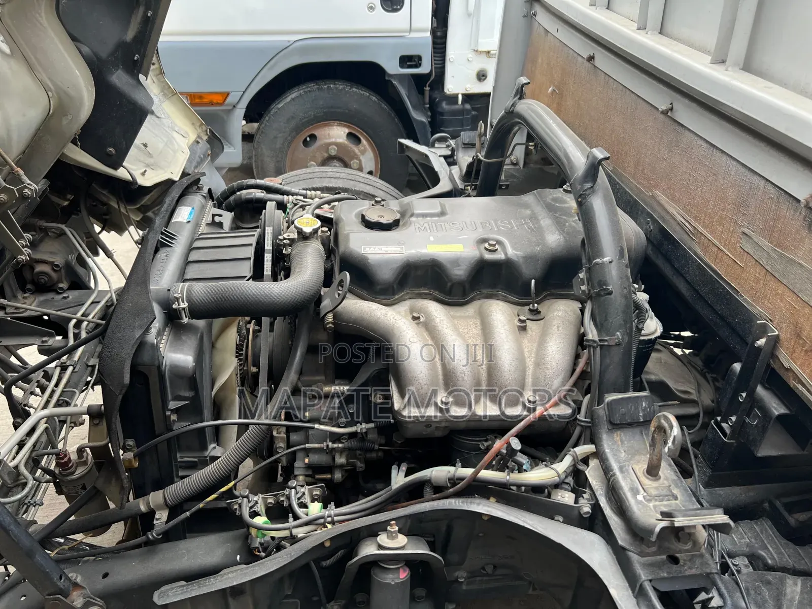 Mitsubishi Canter 1998 White