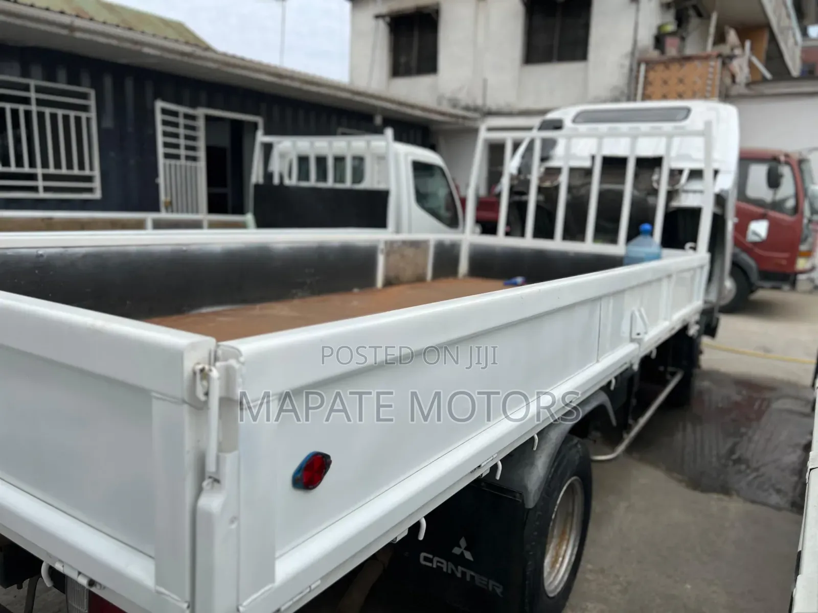 Mitsubishi Canter 1998 White