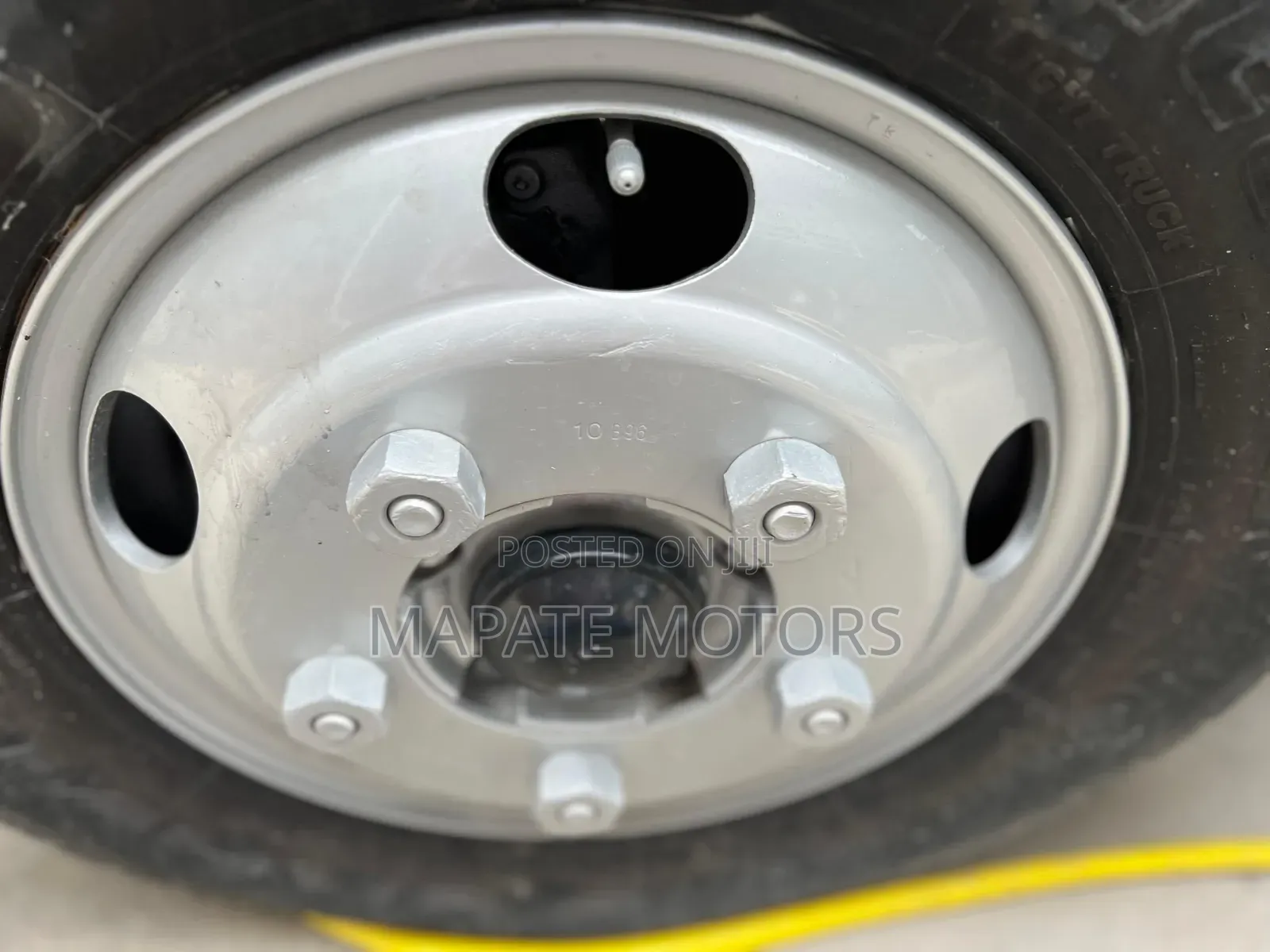 Mitsubishi Canter 1998 White