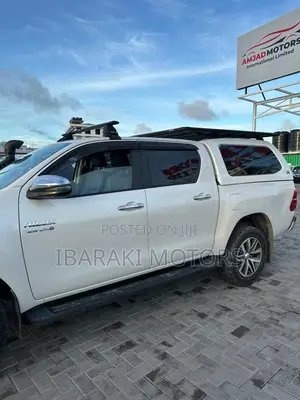 Toyota Hilux 2019 White