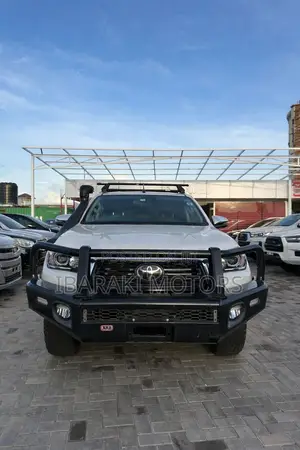 Toyota Hilux 2019 White