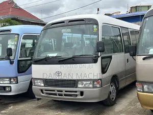 Toyota Coaster 2002 Off white