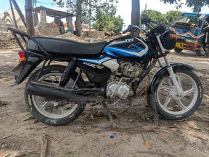 TVS HLX 125 2025 Black