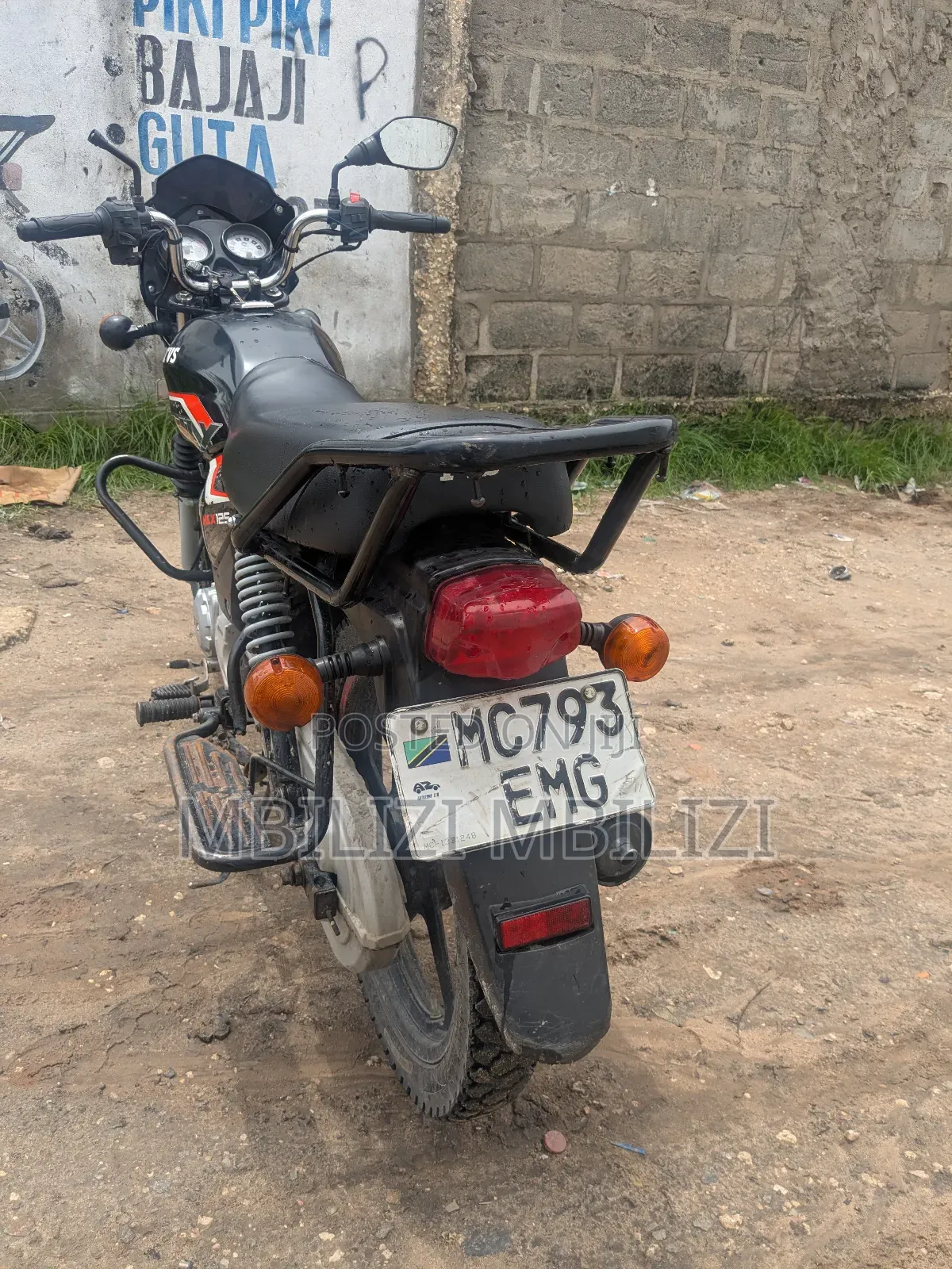 TVS HLX 125 2025 Black