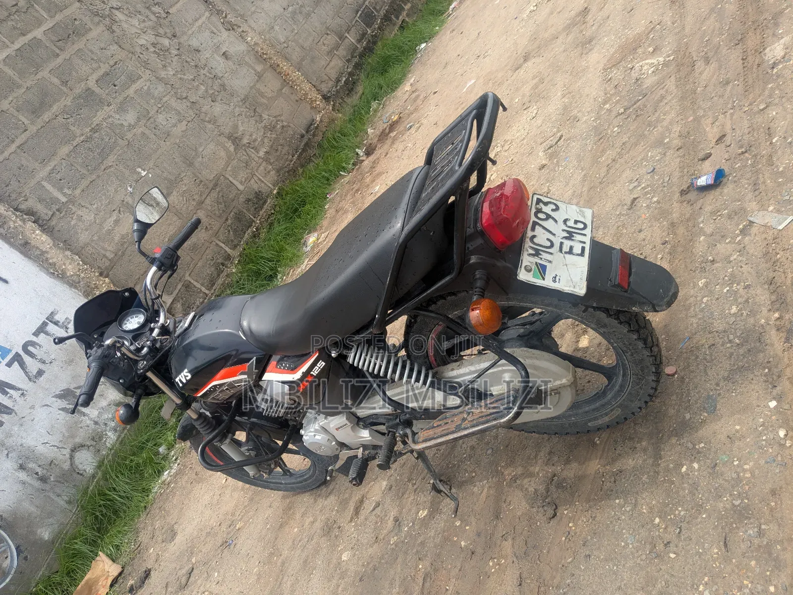 TVS HLX 125 2025 Black