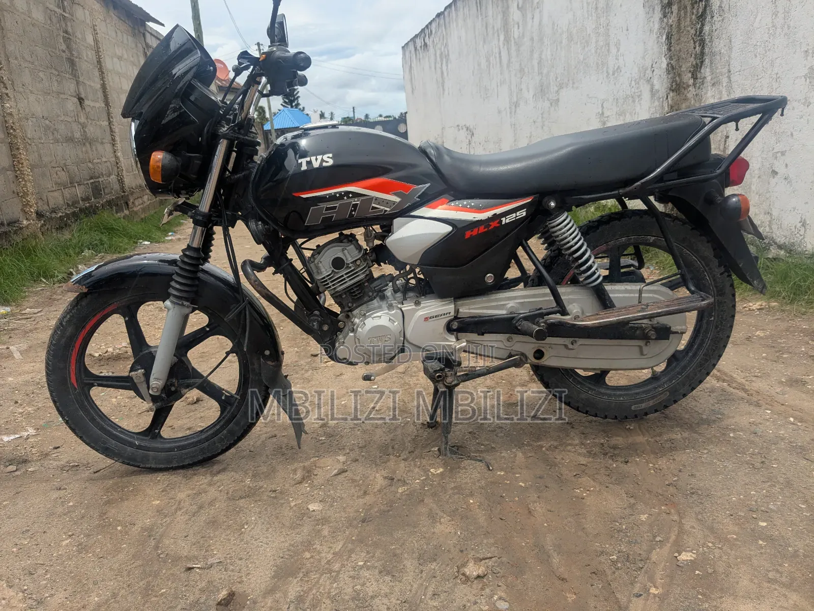 TVS HLX 125 2025 Black