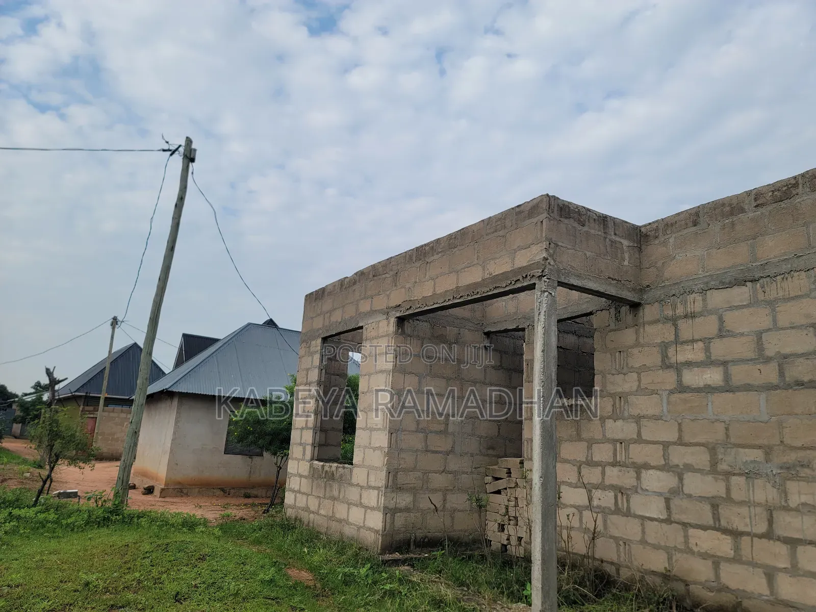 3bdrm Block of Flats in Kabeya Estate, Kahama Ward for sale