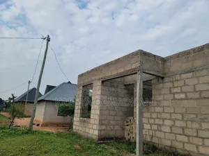 3bdrm Block of Flats in Kabeya Estate, Kahama Ward for sale