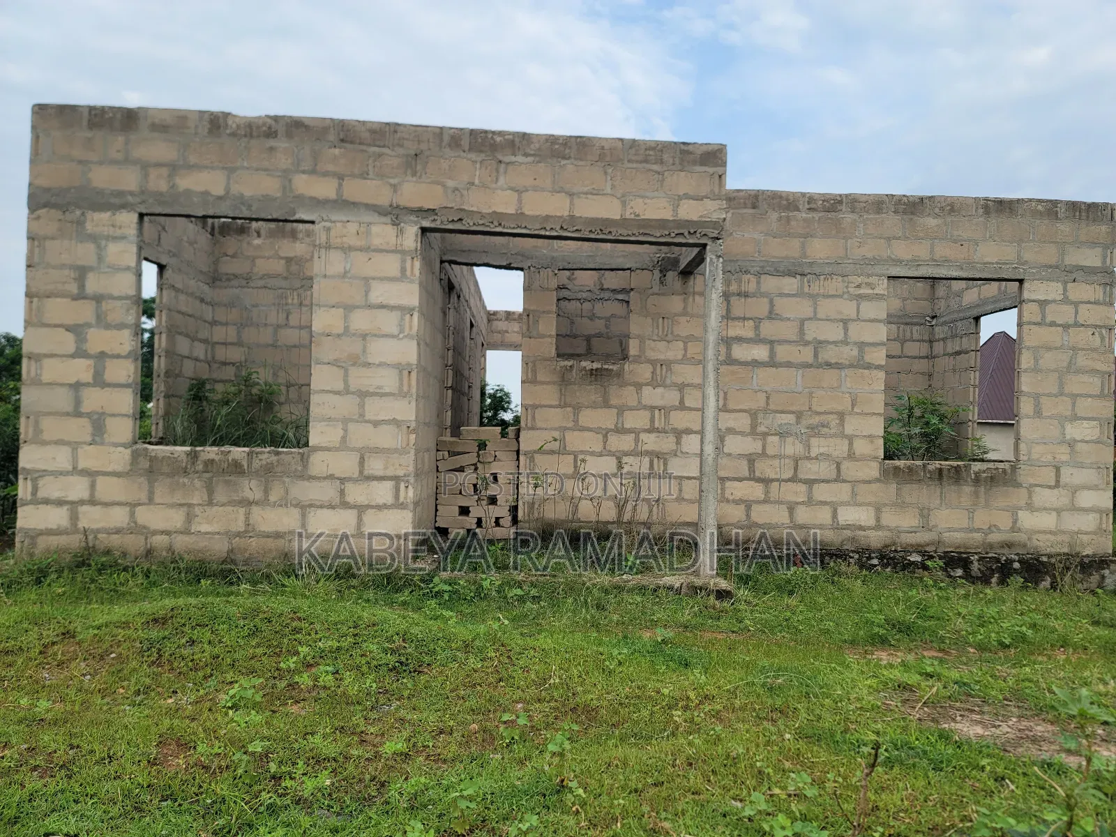 3bdrm Block of Flats in Kabeya Estate, Kahama Ward for sale