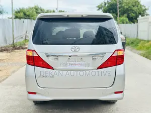 Toyota Alphard 2.4 Petrol FWD 2010 Silver