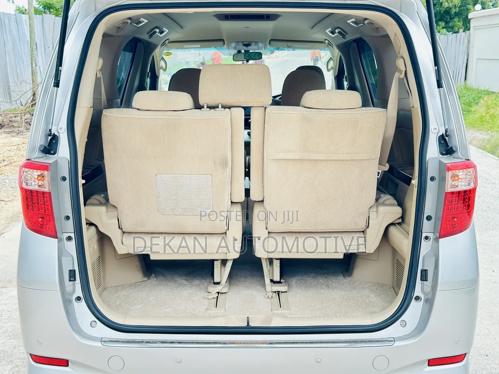 Toyota Alphard 2.4 Petrol FWD 2010 Silver
