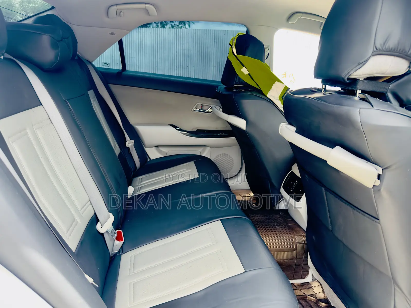 Toyota Crown 2010 Silver