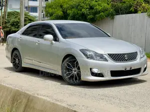 Toyota Crown 2010 Silver